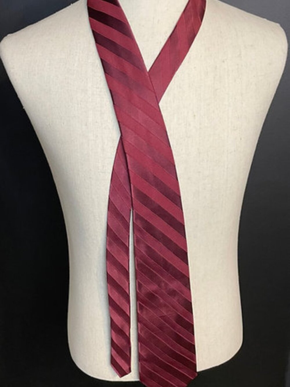 Red silk striped red tie